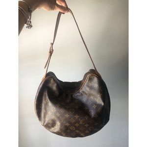 Louis Vuitton Croissant GM